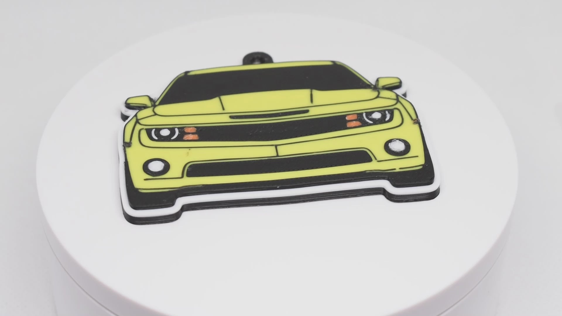 Pocket Motors Series – Camaro SS (5th Gen) | Wide‑Shouldered & Road‑Dominating Mini Ride Keychain