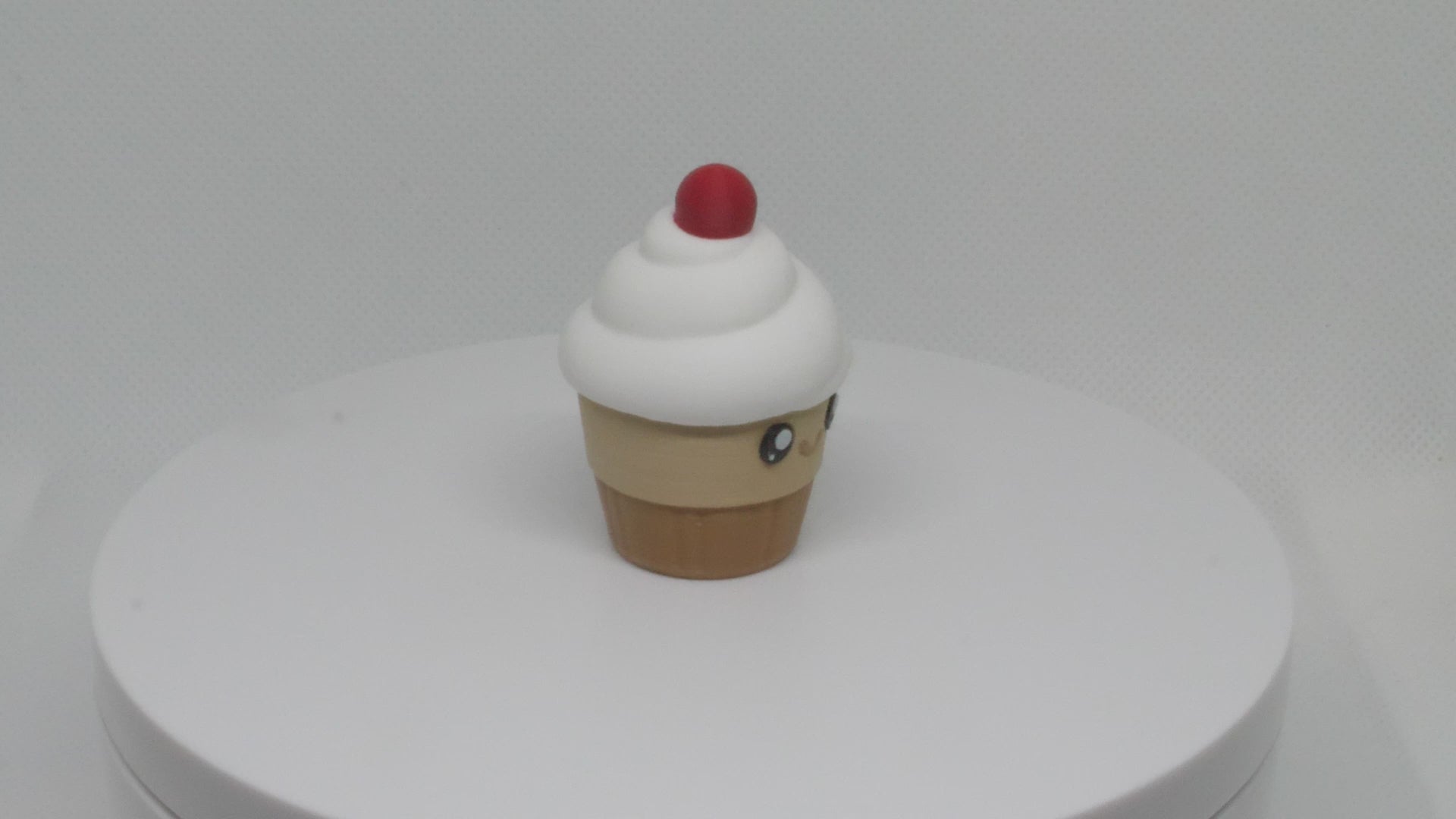 Kawaii Cupcake Spin